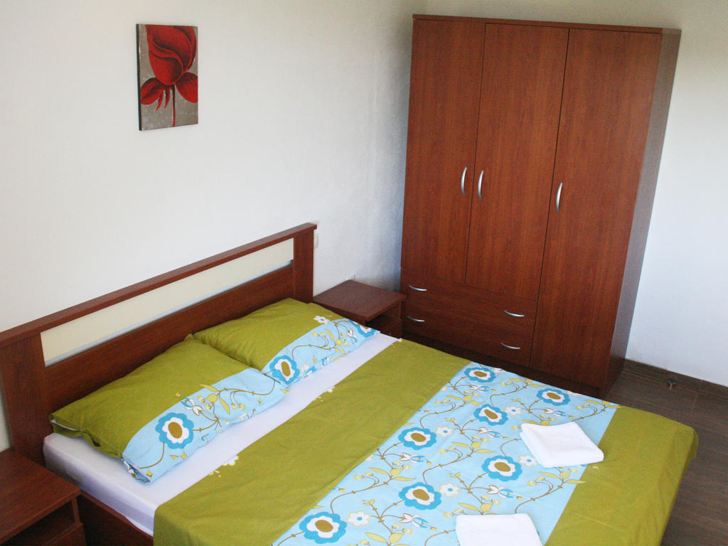 Apartments Kristina Milna  Δωμάτιο φωτογραφία